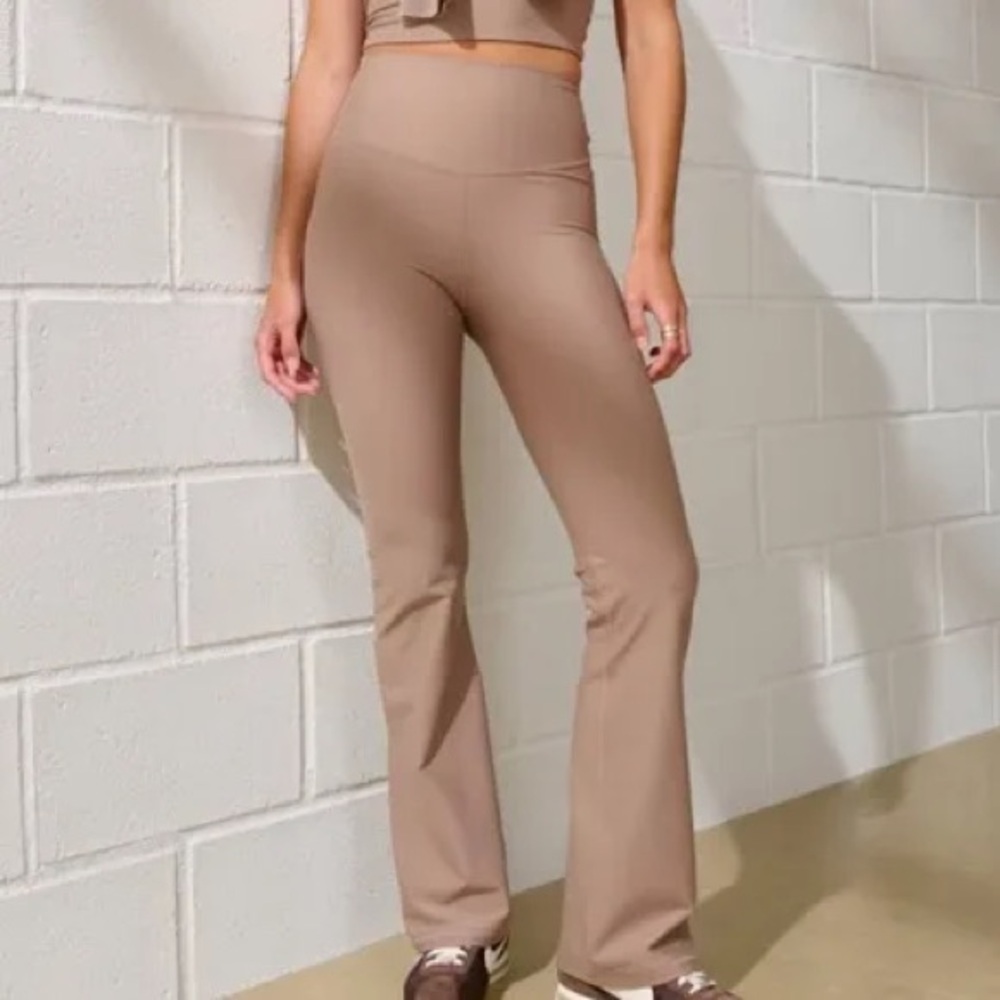 A&F Your Personal Best Sculptlux Flare Leggings